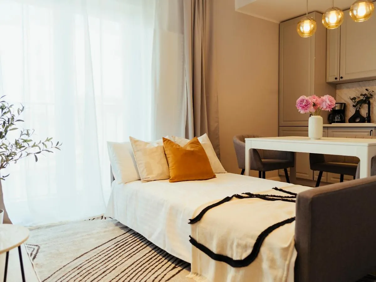 Superb City View - Bright & Stylish - 2Br Bucarest Appartamento