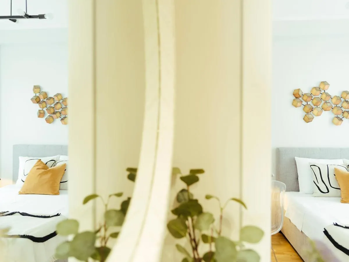 Superb City View - Bright & Stylish - 2Br Bucarest